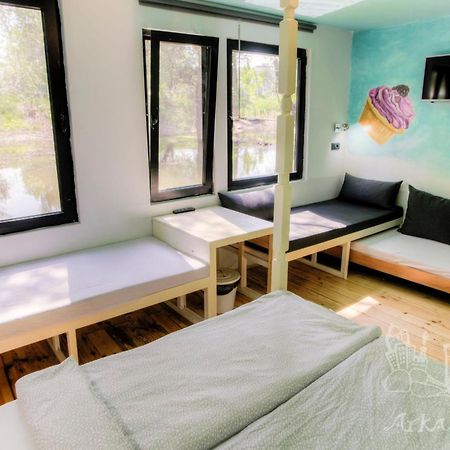 Arkabarka Floating Hostel Belgrade Room photo