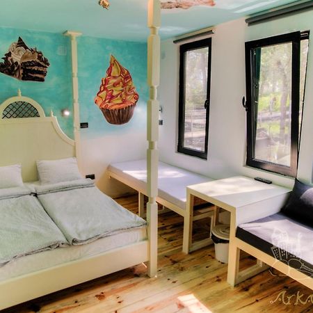 Arkabarka Floating Hostel Belgrade Room photo