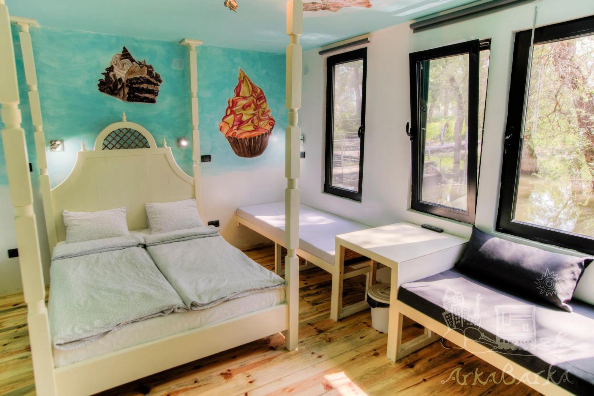 Arkabarka Floating Hostel Belgrade Room photo