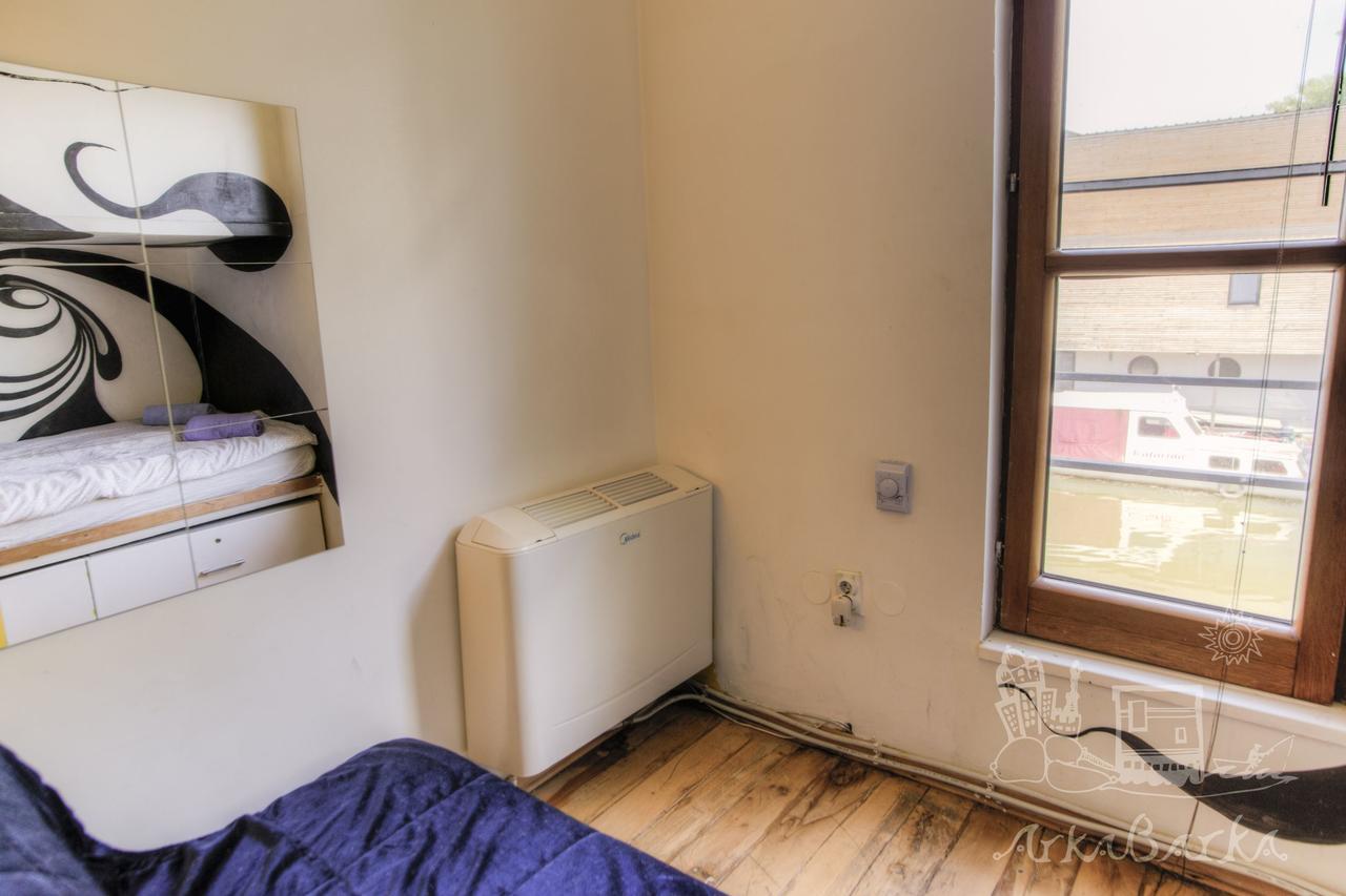 Arkabarka Floating Hostel Belgrade Room photo