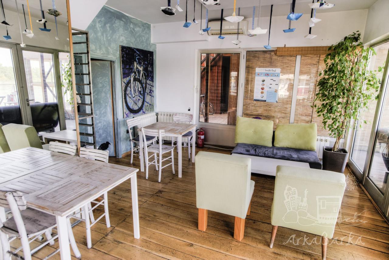 Arkabarka Floating Hostel Belgrade Exterior photo