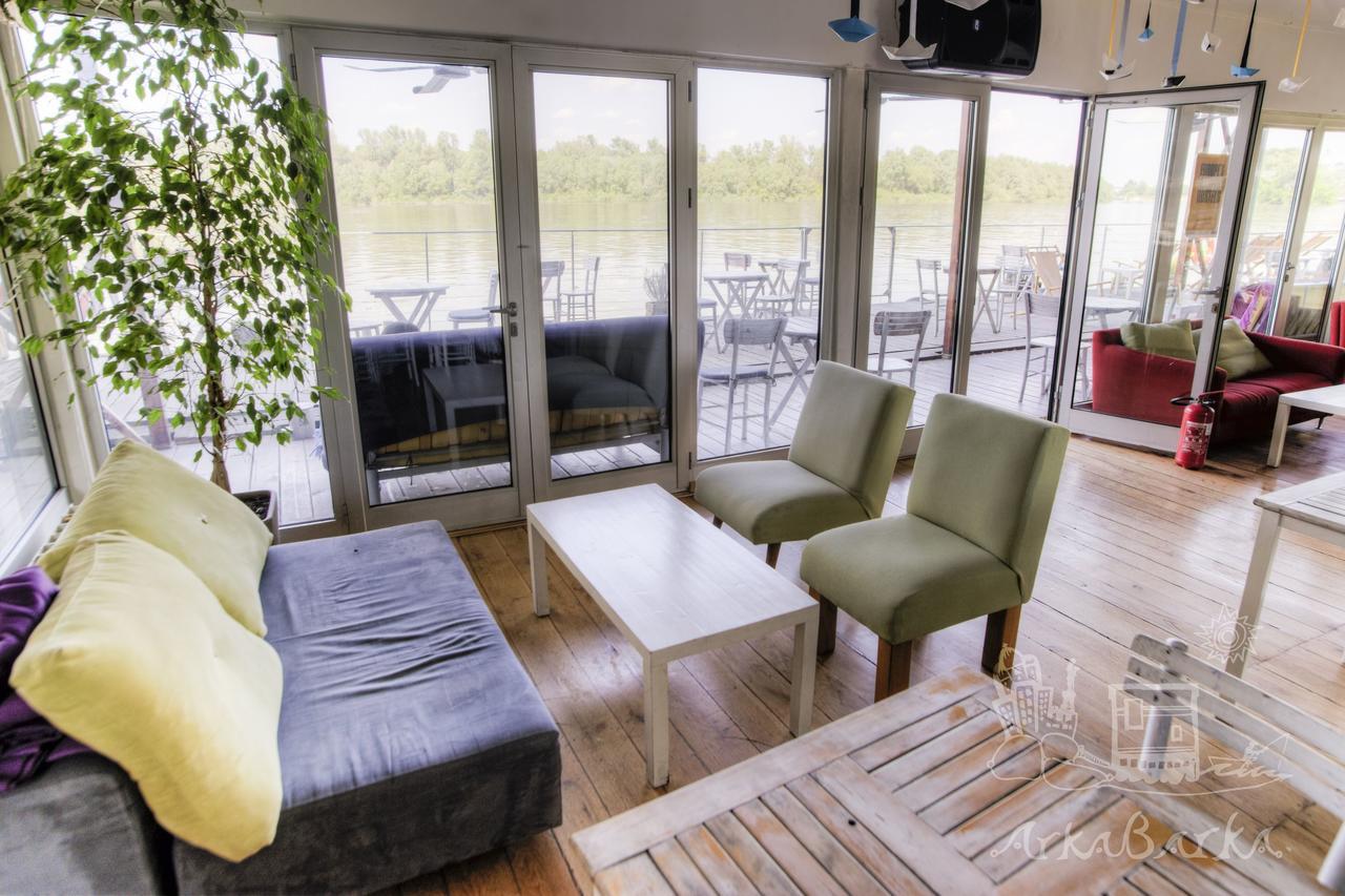 Arkabarka Floating Hostel Belgrade Exterior photo