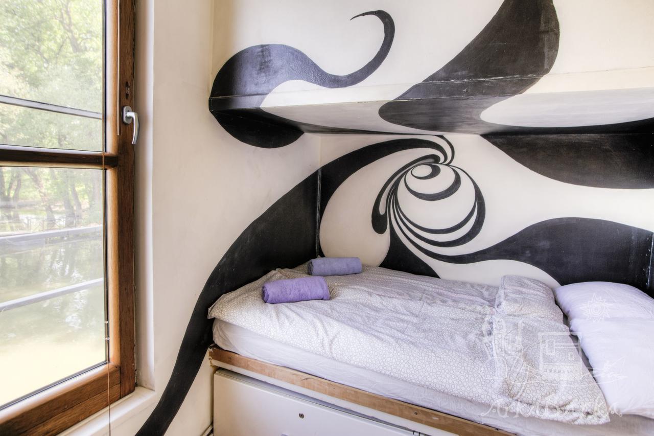 Arkabarka Floating Hostel Belgrade Exterior photo