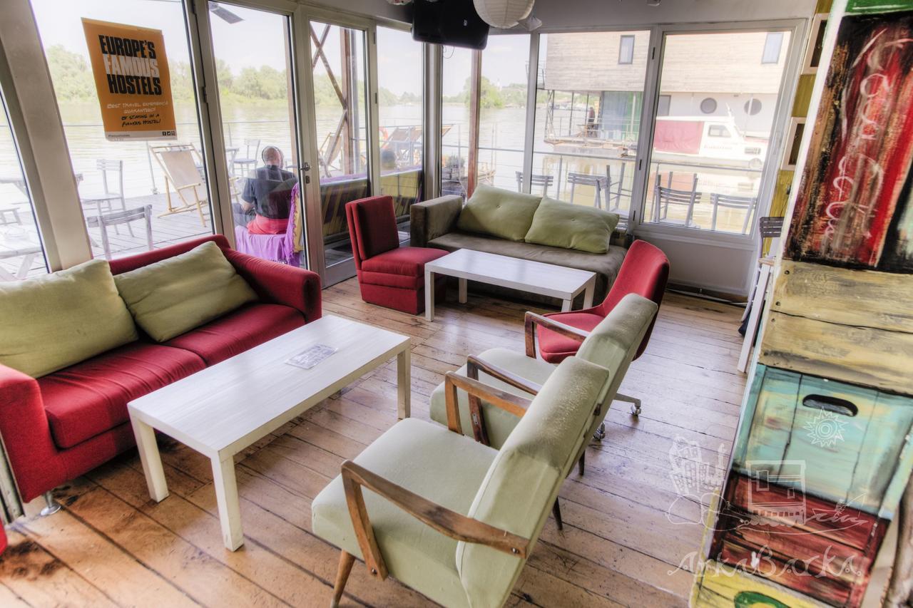 Arkabarka Floating Hostel Belgrade Exterior photo